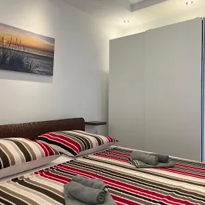 Sinisa Apartman Vir